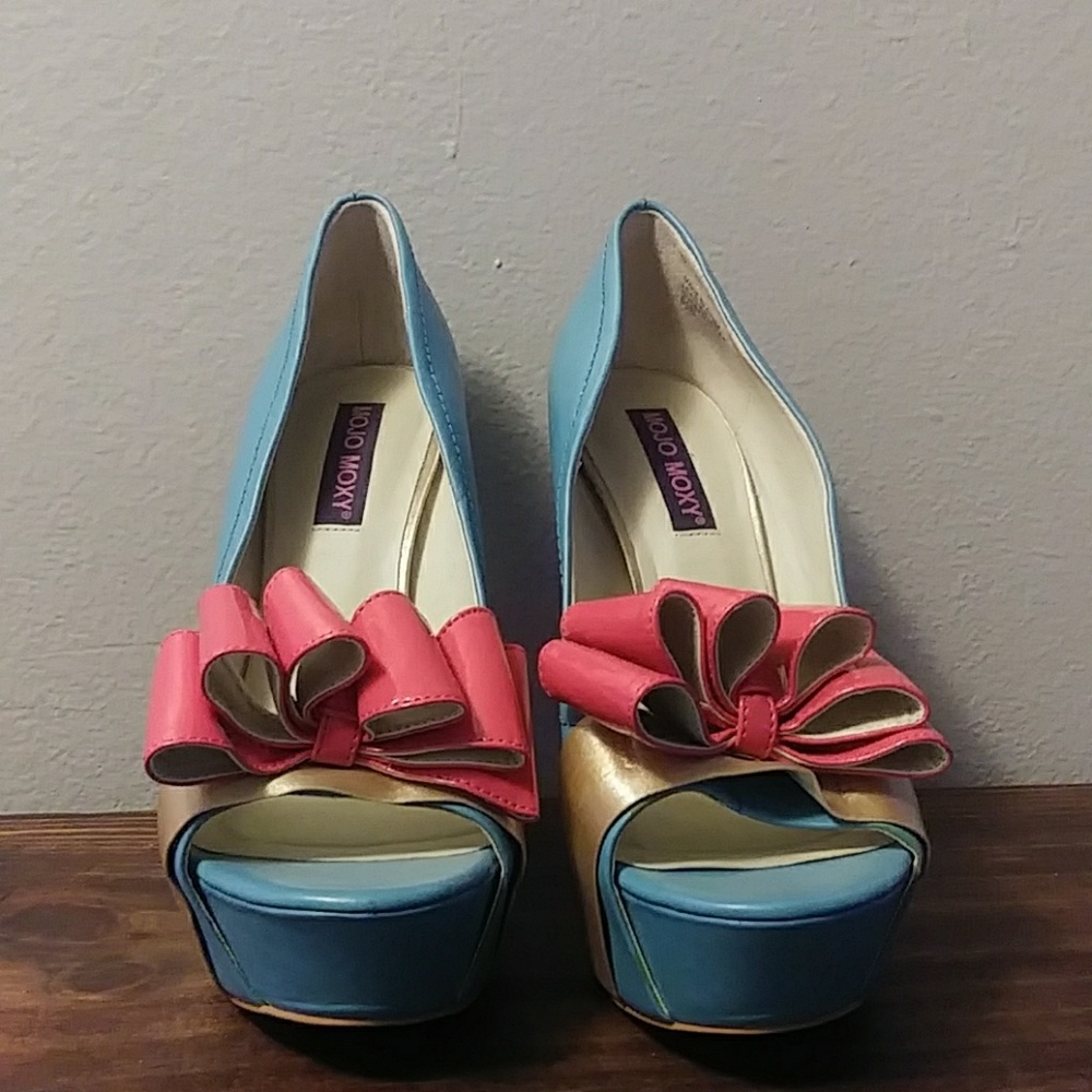 Peep toe heels